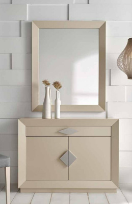 Узкая тумба 2002. Фото