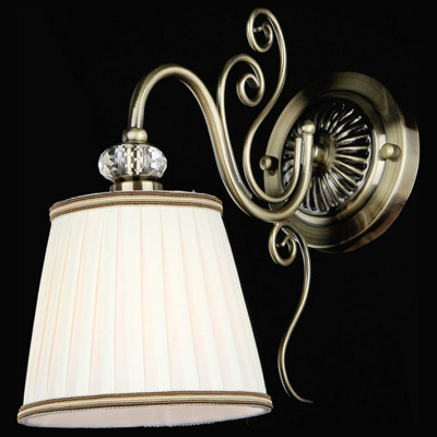 Бра Maytoni Vintage ARM420-01-R. Фото